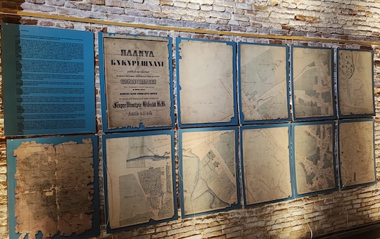 Expoziție București, o stratigrafie în hărți și planuri